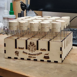 Lasergeschnittener Holzständer Kaffeeproben