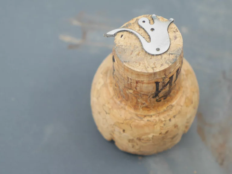 Lasergeschnittener Vogelanhänger Silber Korken
